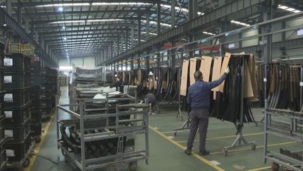 开工首日接到大额订单 武汉嘉华开启“忙碌模式”汽车配件生产迎新春